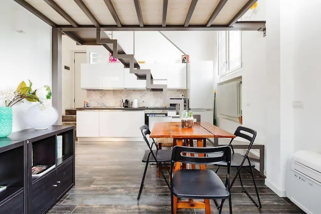 Navigli Luxury Loft - Apartment In Milano 0*, ميلان إيطاليا